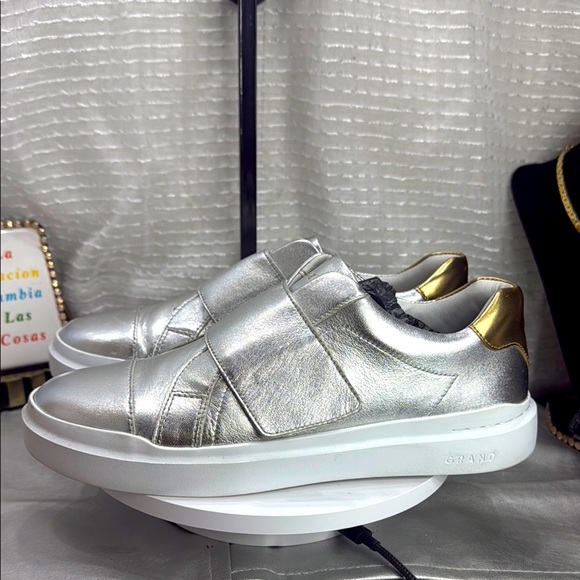 (H) Cole Haan GrandPro Rally Velcro
Sneaker size: Women's 9B - Picture 2 of 16